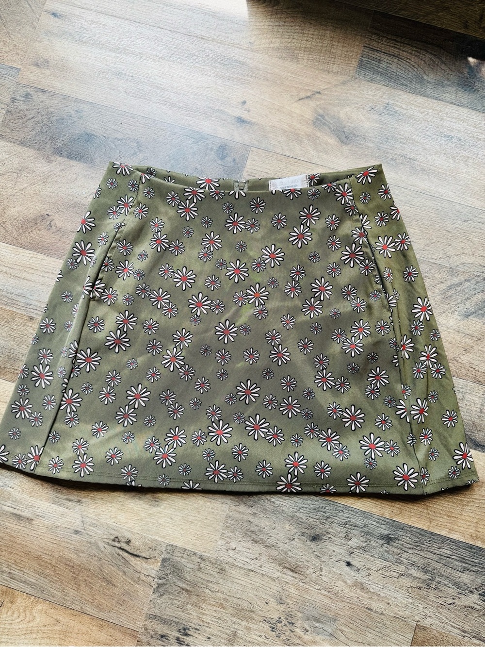 Altar'd State M Olive Green Daisy Floral A-Line Mini Skirt Fall Layering